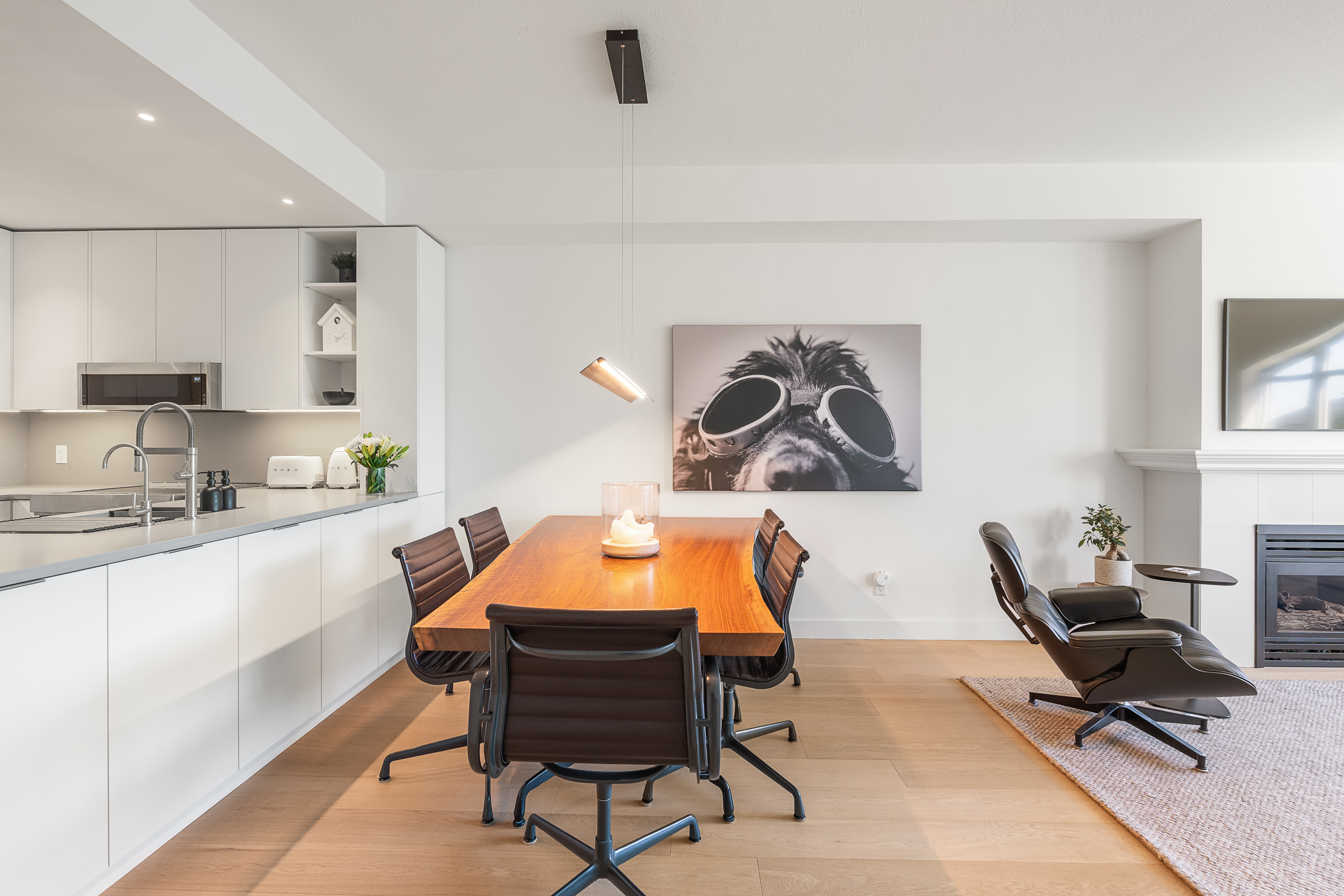 #407 – 3600 Windcrest Drive